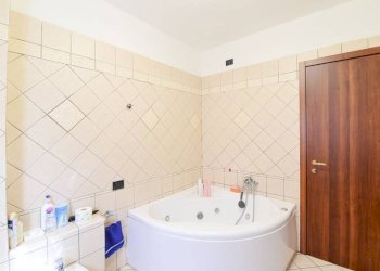 Bagno - Trilocale via Borromeo, 13, Casatenovo - foto 23