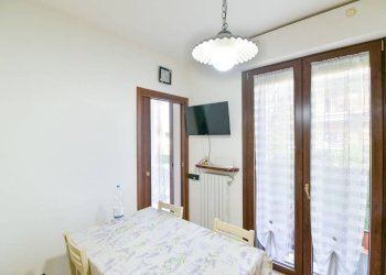 Camera da letto - Trilocale via Borromeo, 13, Casatenovo - foto 24