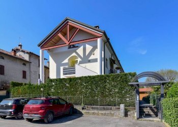 Facciata - Trilocale via Borromeo, 13, Casatenovo - foto 31