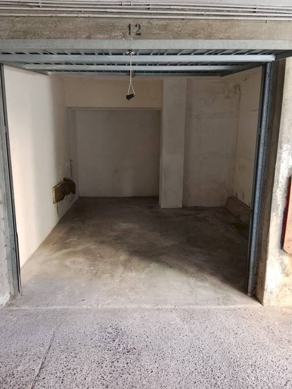 Box auto - Magazzino via Fratelli Bandiera, frazione San Massimo, Rapallo - foto 1