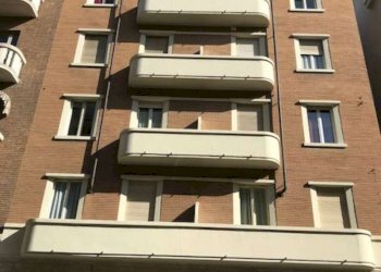 IMG_3340 - Quadrilocale via Fratelli Carle, 32, Torino (zona Crocetta) - foto 1