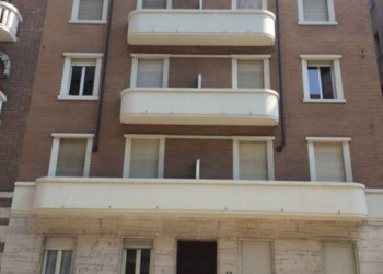 IMG_4051 - Quadrilocale via Fratelli Carle, 32, Torino (zona Crocetta) - foto 2