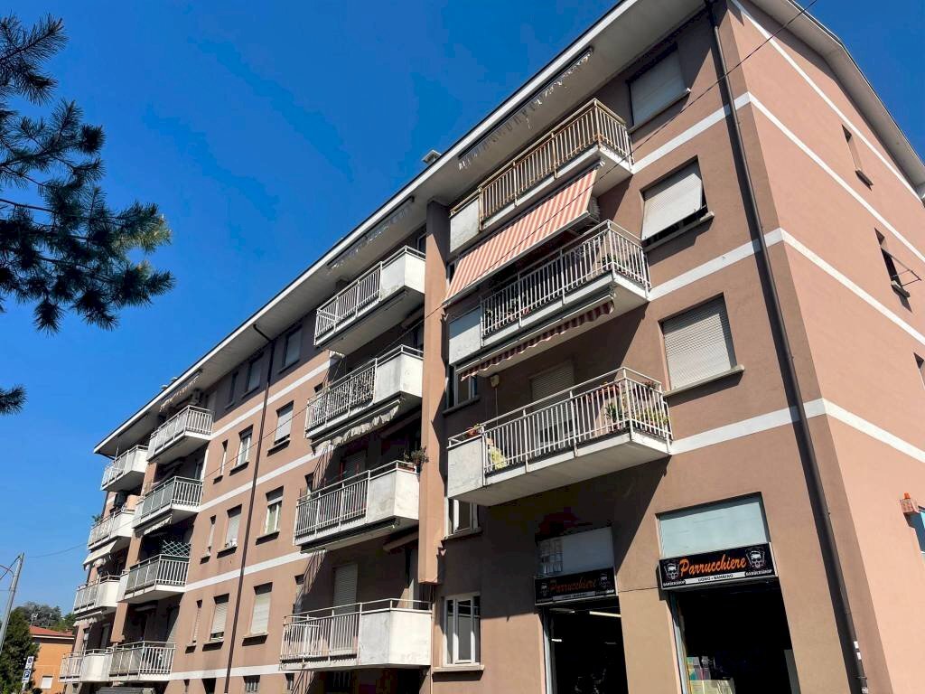 Facciata - Bilocale via Roma, 6, Carnate - foto 2