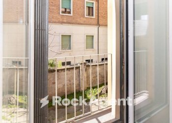 Balcone - Bilocale corso Emilia, 33, Torino (zona Aurora) - foto 13
