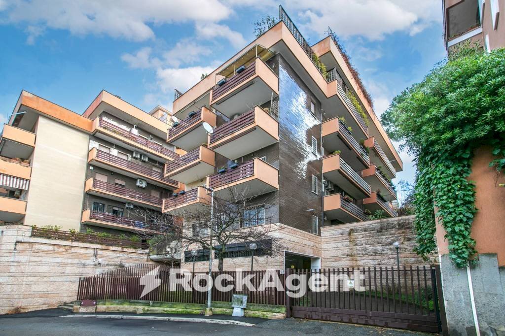 Facciata - Bilocale via Courmayeur, 79, Roma - foto 2