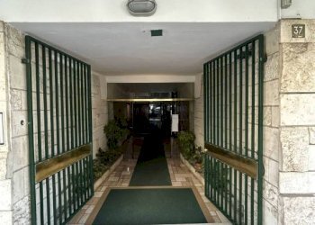 Interno palazzo - Monolocale via Archimede, 37, Roma - foto 12