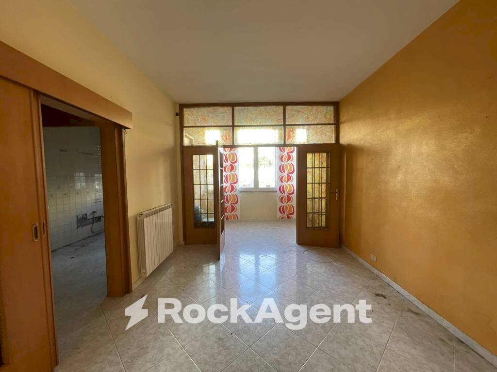 Stanza non arredata - Appartamento via Napoli Achille, 9, Salerno - foto 2