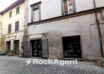 Facciata - Negozio via Roma, 23, Acquapendente - foto 1