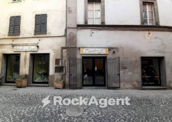 Facciata - Negozio via Roma, 23, Acquapendente - foto 2