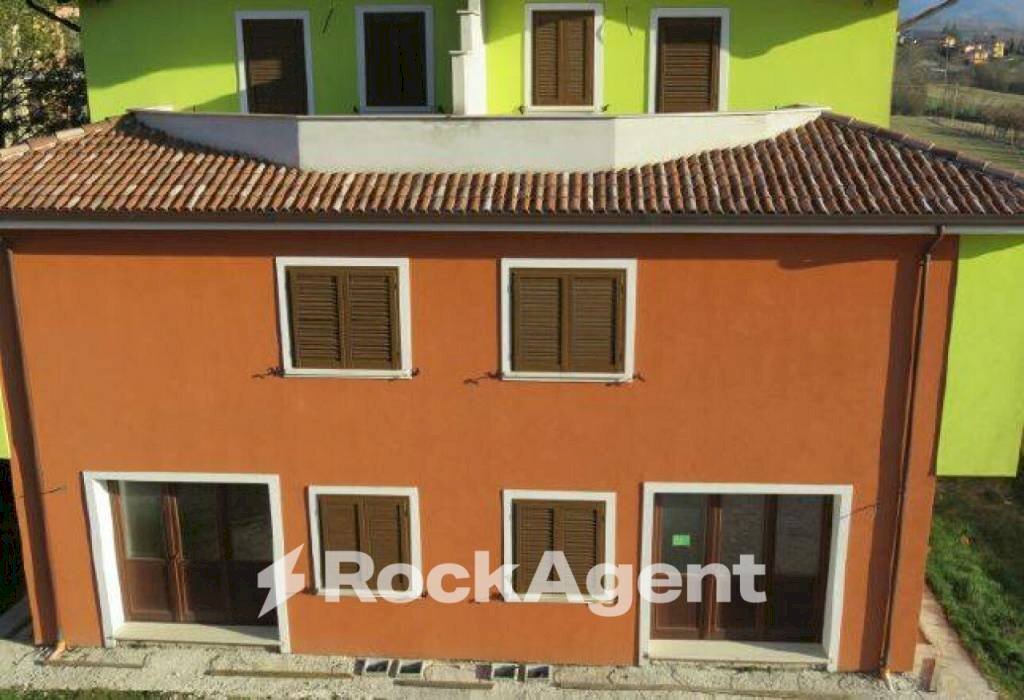 Facciata - Villa via San Dorotea, Scoppito - foto 2