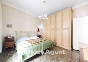 Camera da letto - Appartamento via Carlo Rolando, 31, Genova (zona Sampierdarena) - foto 4