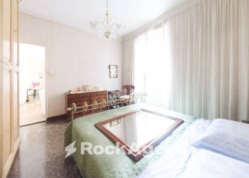 Camera da letto - Appartamento via Carlo Rolando, 31, Genova (zona Sampierdarena) - foto 5