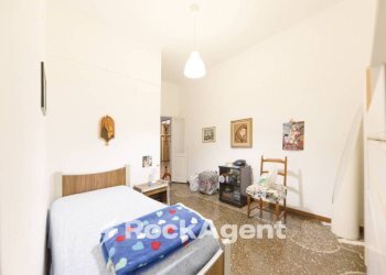 Camera da letto - Appartamento via Carlo Rolando, 31, Genova (zona Sampierdarena) - foto 8