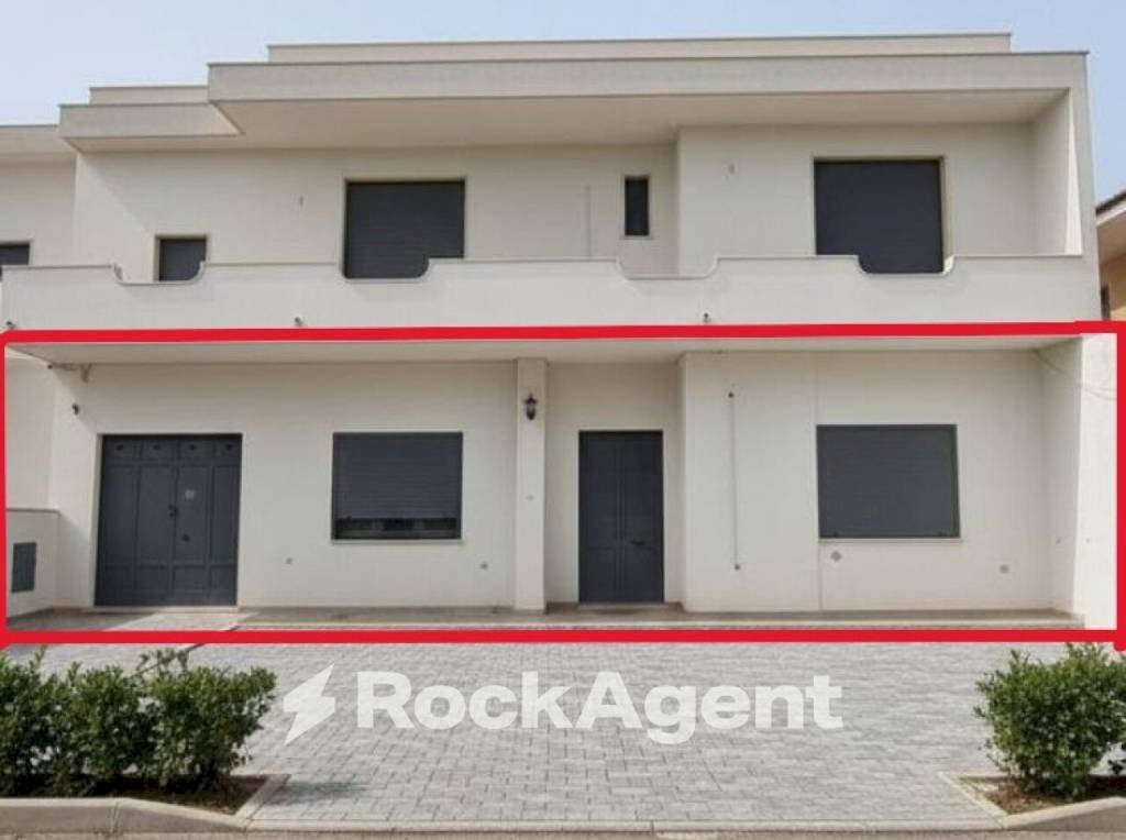 Facciata - Quadrilocale via Fratelli Cervi, 26, Melissano - foto 1