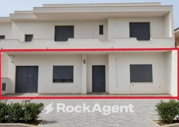 Facciata - Quadrilocale via Fratelli Cervi, 26, Melissano - foto 1