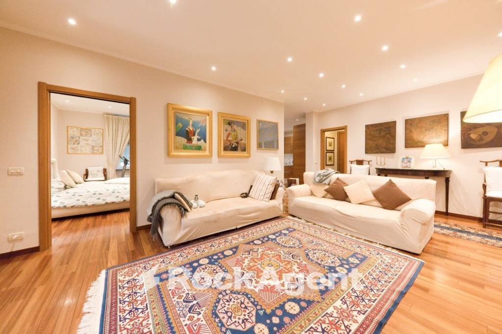 Salone - Three-room apartment via Paolo Giacometti, Genova (neighborhood Marassi) - photo 2