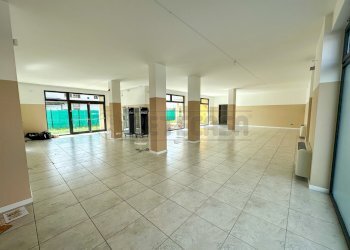 SALA - Locale Commerciale Via Udine, Castions di Strada - foto 11