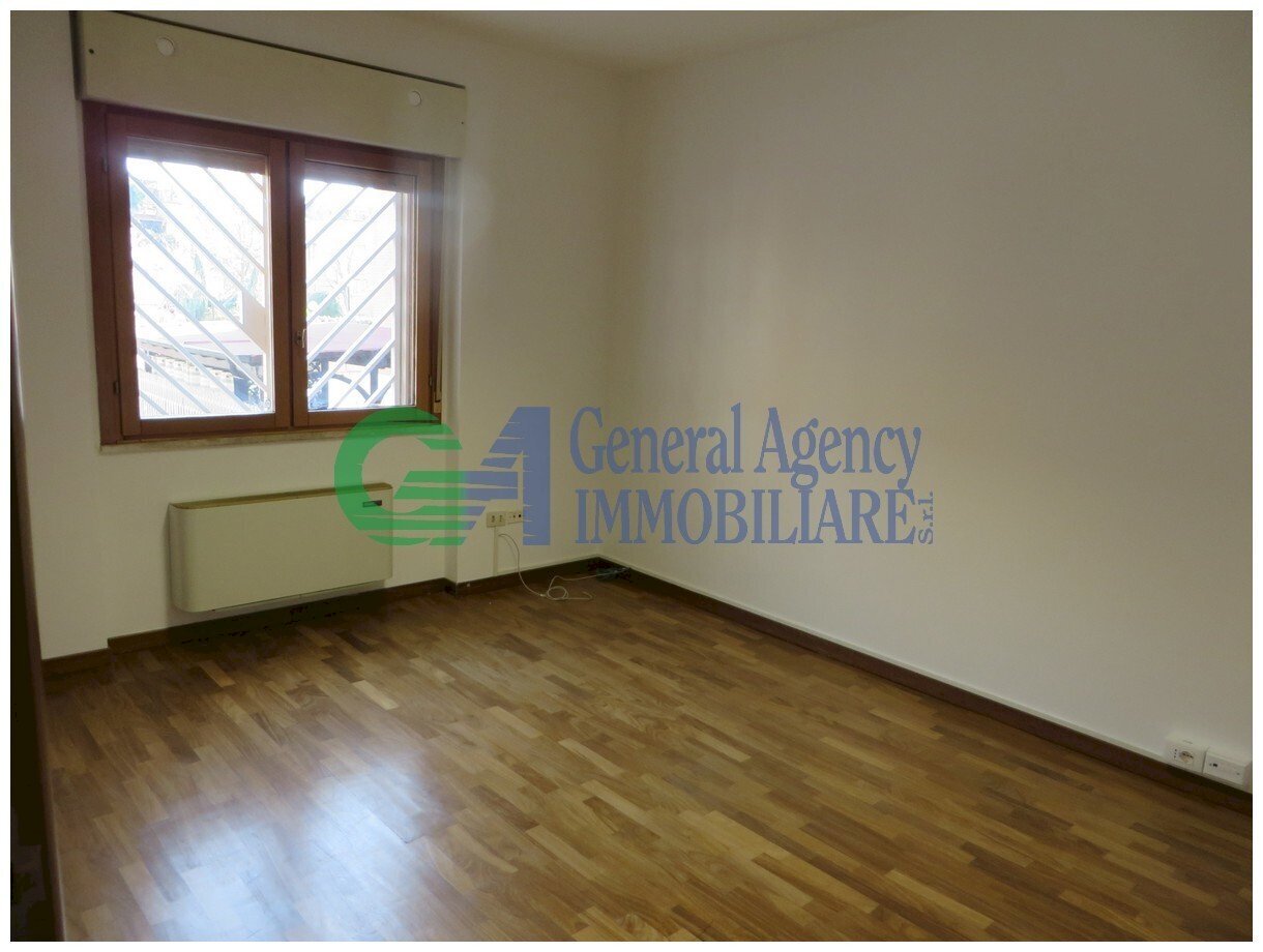 IMG_3869.jpg - Ufficio VIA ANDREA MILLEVOI, Roma (zona Cecchignola) - foto 3