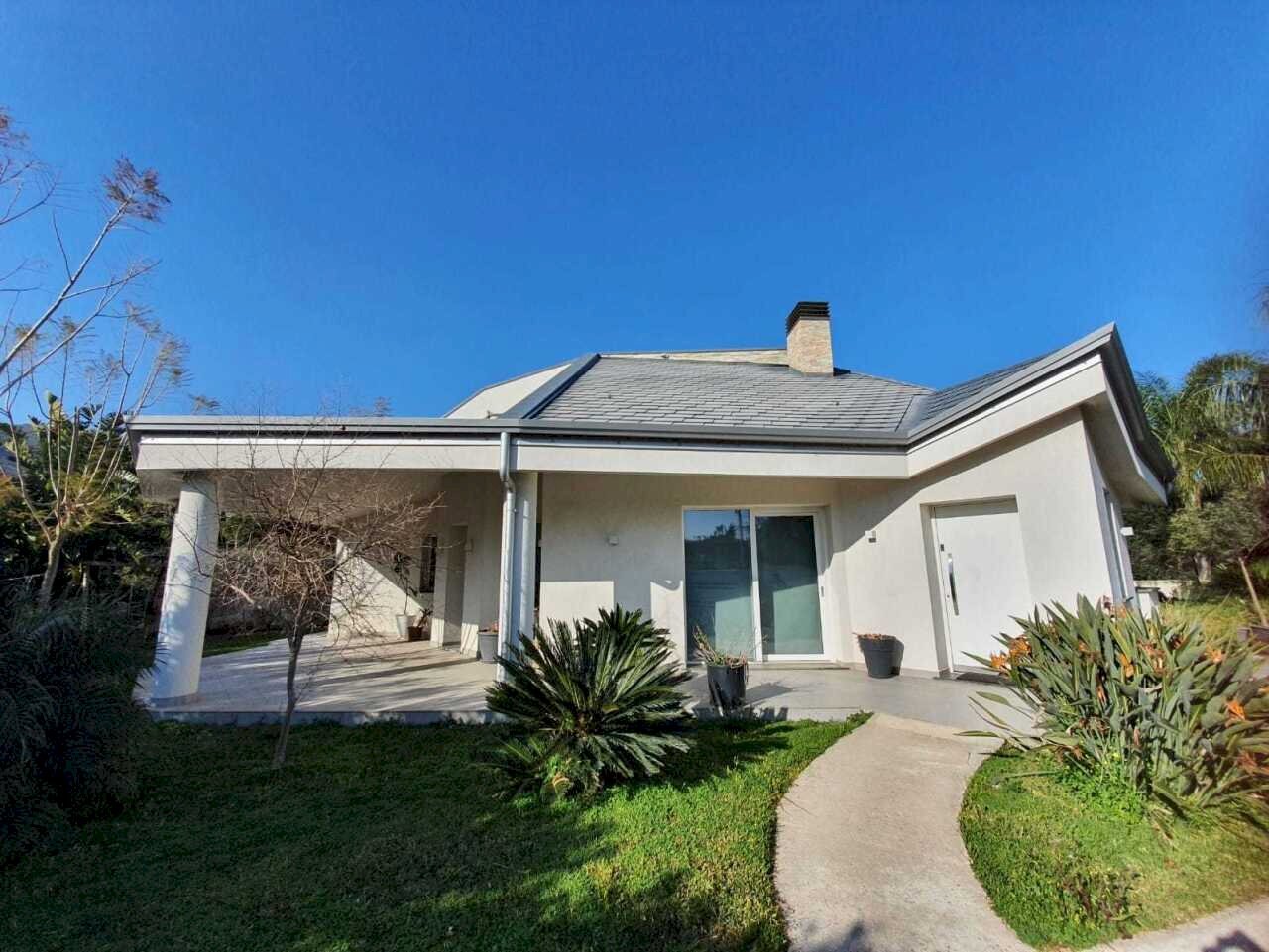 WhatsApp Image 2021-02-26 at 11.01.06 (2).jpeg - Villa Viale dell'Olimpo 49, Palermo - foto 2