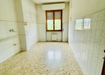 eec8f031-33df-408a-b846-cdeeb2fdc4e9.jpg - Trilocale Arcola - foto 4