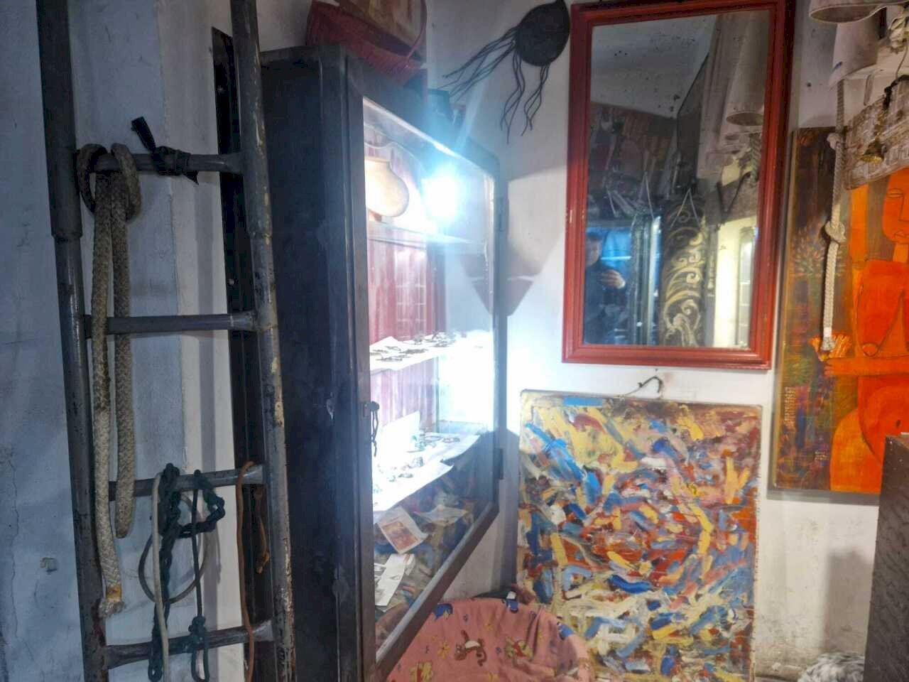 Interni - Magazzino Vicolo del Bologna 14, Roma (zona Trastevere) - foto 2