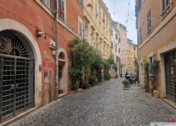 strada - Magazzino Vicolo del Bologna 14, Roma (zona Trastevere) - foto 16