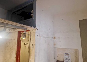 Interno - Magazzino Vicolo del Bologna 14, Roma (zona Trastevere) - foto 9
