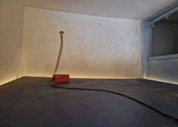 Interno - Magazzino Vicolo del Bologna 14, Roma (zona Trastevere) - foto 10