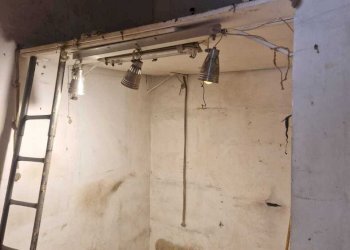 Interno - Magazzino Vicolo del Bologna 14, Roma (zona Trastevere) - foto 13