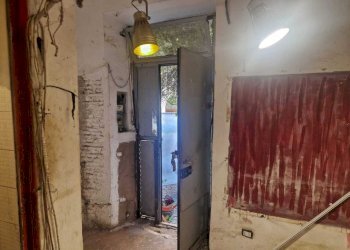 Interno - Magazzino Vicolo del Bologna 14, Roma (zona Trastevere) - foto 14