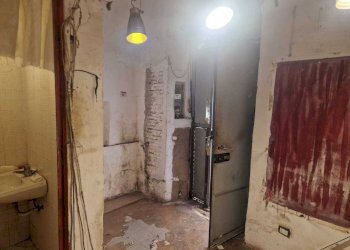 Interno - Magazzino Vicolo del Bologna 14, Roma (zona Trastevere) - foto 15