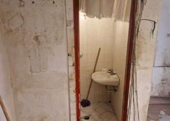 Interno - Magazzino Vicolo del Bologna 14, Roma (zona Trastevere) - foto 17
