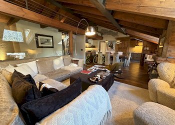 AFFITTO COURMAYEUR - SOGGIORNO E ZONA PRANZO - Appartamento Via Roma 73, Courmayeur - foto 3