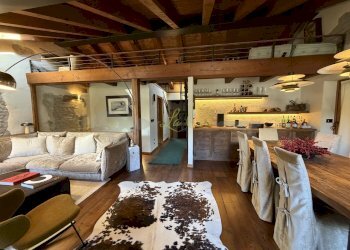 AFFITTO COURMAYEUR - SOGGIORNO E ZONA PRANZO - Appartamento Via Roma 73, Courmayeur - foto 4