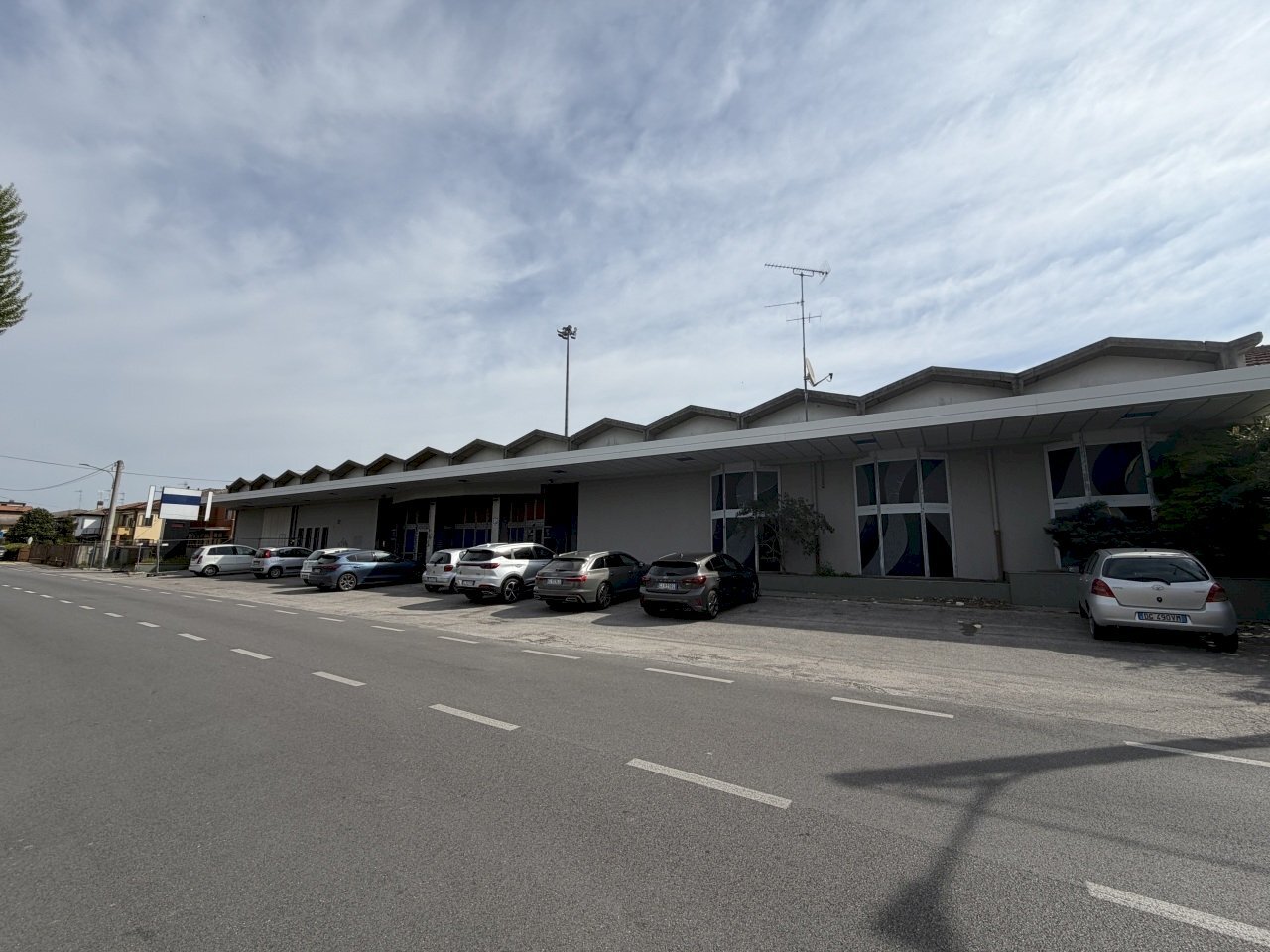 IMG_5616.jpeg - Commercial Premises Via Vincenzo Chiarugi 10, Rovigo - photo 1