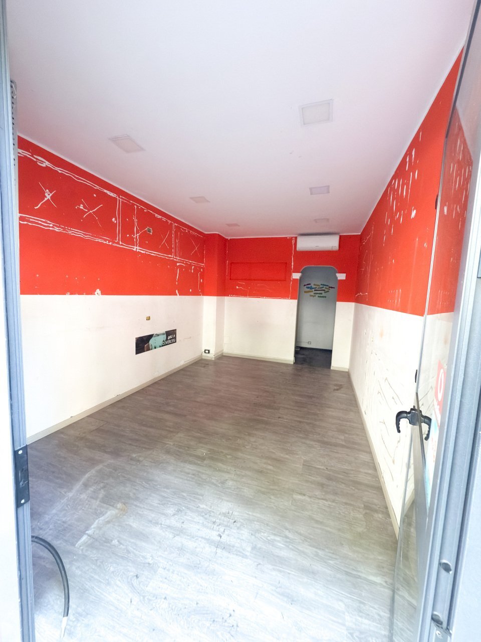 1.jpg - Locale Commerciale Corso Sardegna 264, Genova (zona Marassi) - foto 1