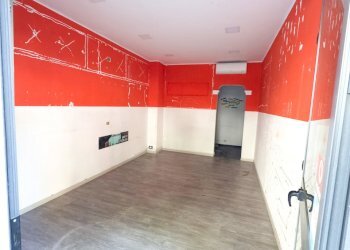 1.jpg - Locale Commerciale Corso Sardegna 264, Genova (zona Marassi) - foto 1