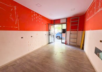 423e9df3-ea22-4f56-a620-81213d75b176_edited.jpg - Locale Commerciale Corso Sardegna 264, Genova (zona Marassi) - foto 7