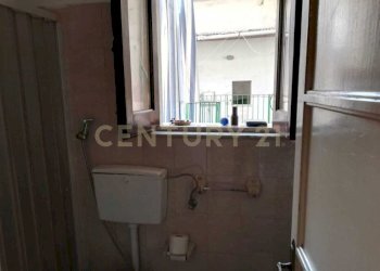 finestra bagno.jpg - Box Via Antonio Cagnoni 40, Catania - foto 14