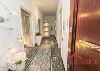 1.0 INGRESSO.jpg - Appartamento PIAZZA BONAVINO 11, Genova (zona Pegli) - foto 2