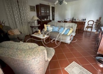 PHOTO-2026-04-03-15-30-59.jpg - Porzione di casa Seravezza - foto 2