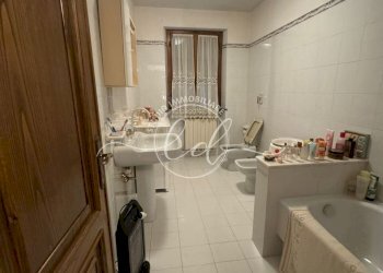 PHOTO-2026-04-03-15-30-59 15.jpg - Porzione di casa Seravezza - foto 15