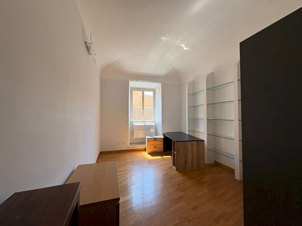 WhatsApp Image 2026-04-10 at 12.57.34 (1).jpeg - Trilocale Via di San Giovanni in Laterano 276, Roma - foto 3