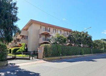 Quadrilocale Via Villebone, Diano Marina - foto 1