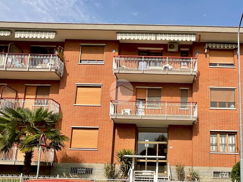 Attic Via dogliotti achille mario, Leini - photo 1