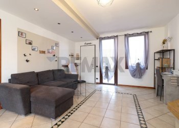 Two-room apartment Palazzago, BG, Palazzago - photo 4