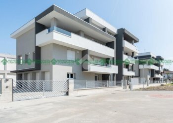 Four-room apartment Via Guglielmo Marconi, San Cesario sul Panaro - photo 2