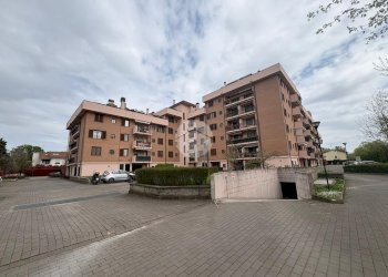 Box Via Giovanni Pascoli, Rozzano - photo 1