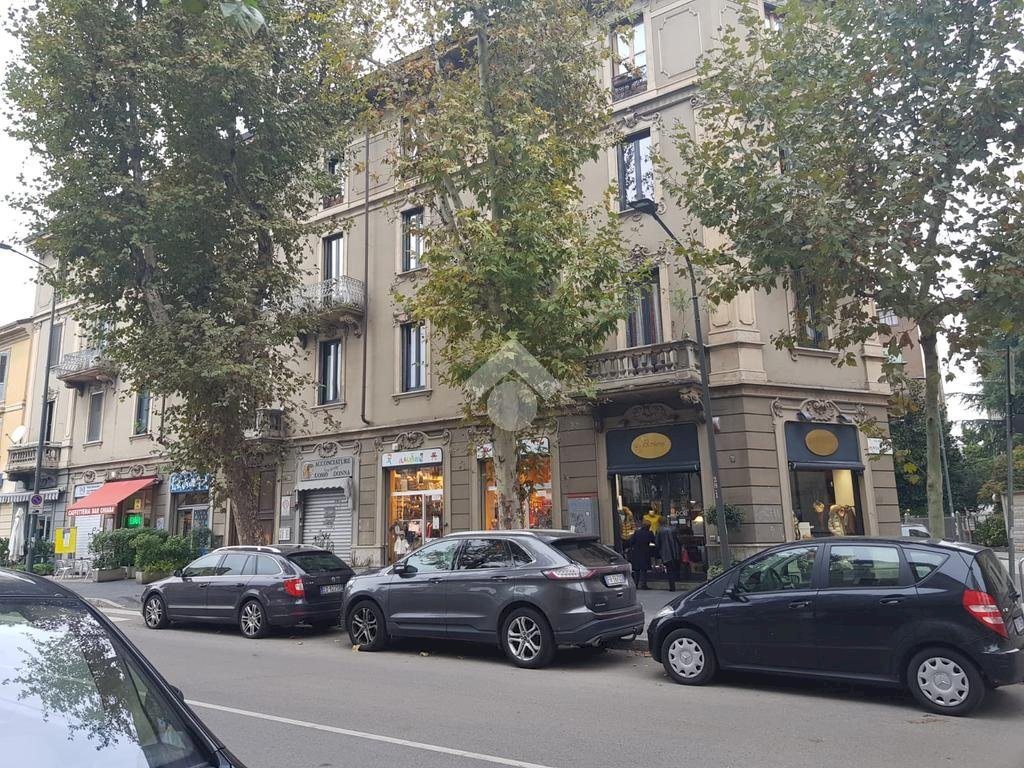 Negozio viale Certosa, Milano - foto 2