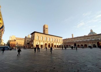 Shop Via Massimo d'Azeglio, 4, Bologna (neighborhood Centro Storico) - photo 9